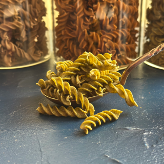 Organic pea pasta FUSILLI with seaweed Wakame