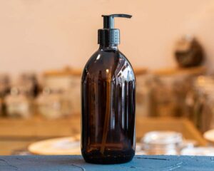 Brown glass bottle with dispenser, 500 ml