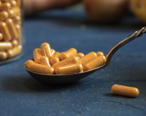 Organic turmeric and black pepper capsules, 500mg