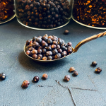 Органические ягоды можжевельника