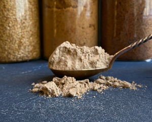 Organic seeds of horsenadish, ground